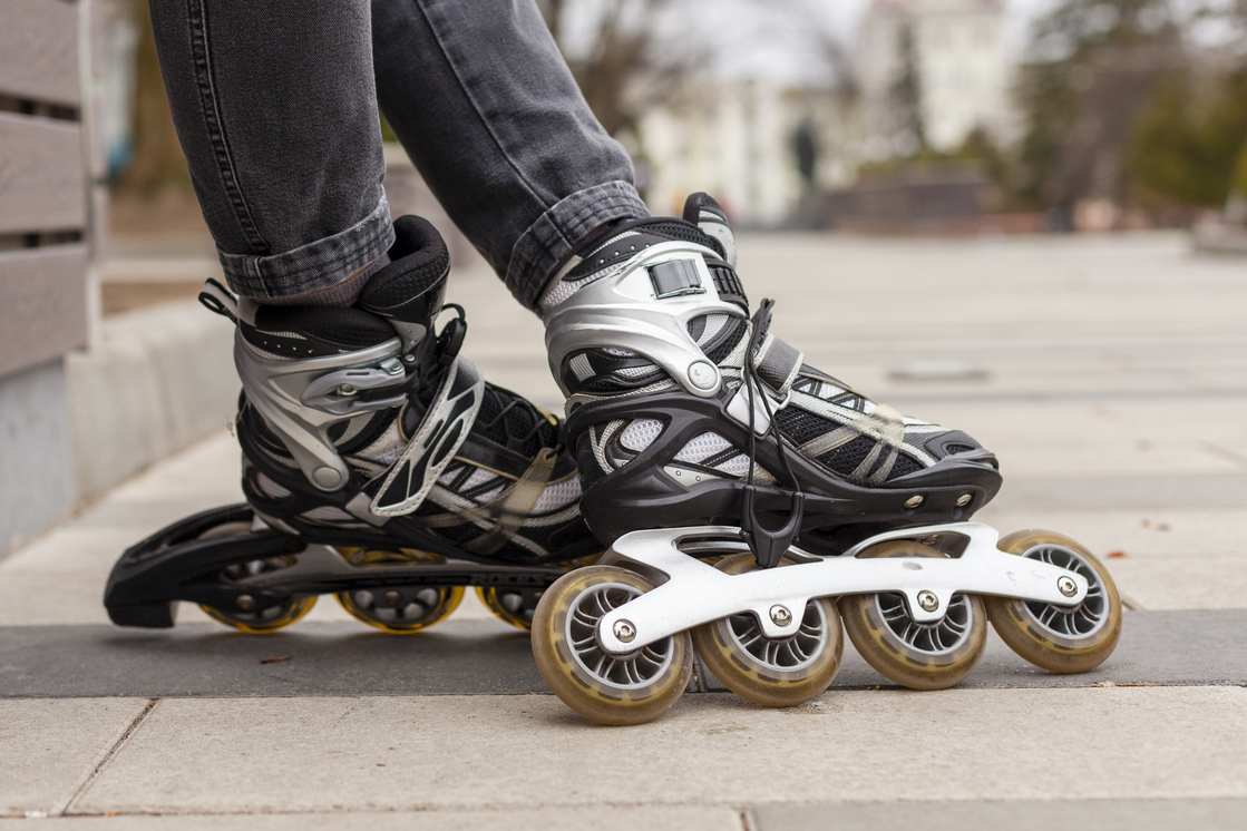 Jak wybrać rolki agresywne do trików i jazdy po skateparku?