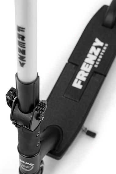 Hulajnoga Miejska Rekreacyjna Frenzy Flex Recreational Scooter Czarno-Srebrny 120 mm