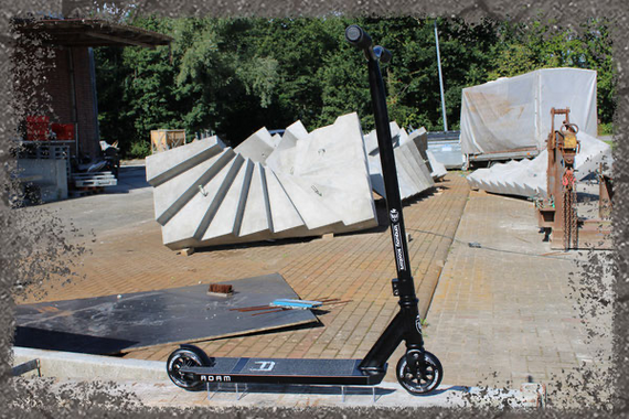 Hulajnoga Wyczynowa Longway Adam Pro Czarny wys. 81 cm