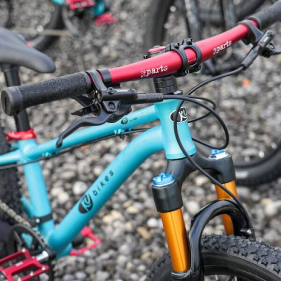 Superlekki rower dla dzieci KUbikes 20S DISC Czarno-Czerwony