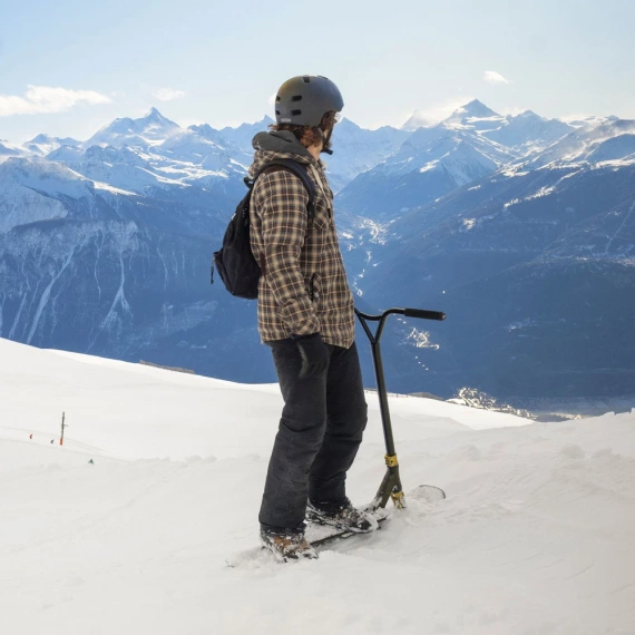 Hulajnoga Wyczynowa na śnieg NKD Pro Snow Stunt Scooter Czarno-Złoty wys. 93 cm