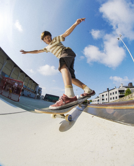Deskorolka dla dzieci Tricks MAXI Cherry 7.75”
