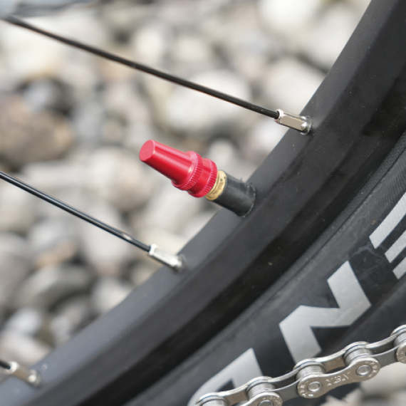 Lekki rower dla dzieci KUbikes 24S DISC Czarno-Niebieski