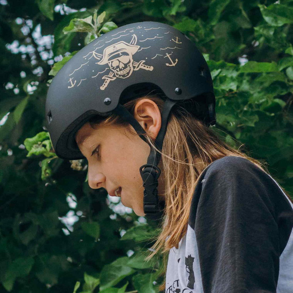 Kask Na Deskorolkę Hulajnogę NKX Brain Saver Czarno-Złoty Pirate