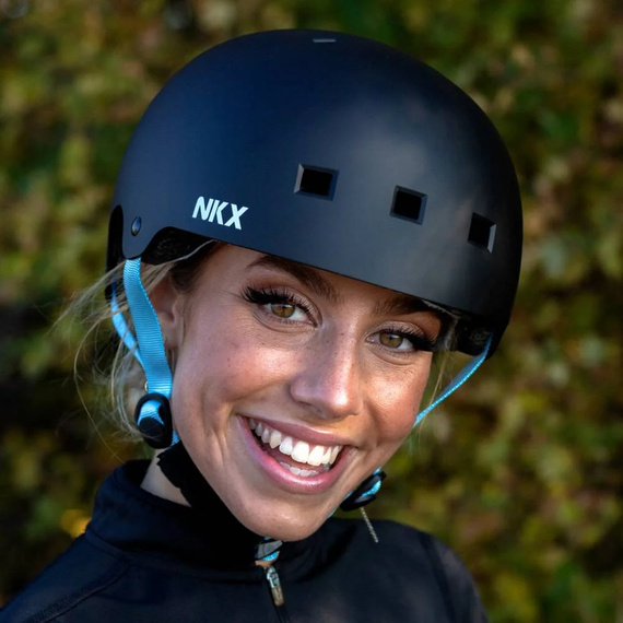 Kask Na Deskorolkę Hulajnogę NKX Brain Saver Czarny Ride Hard