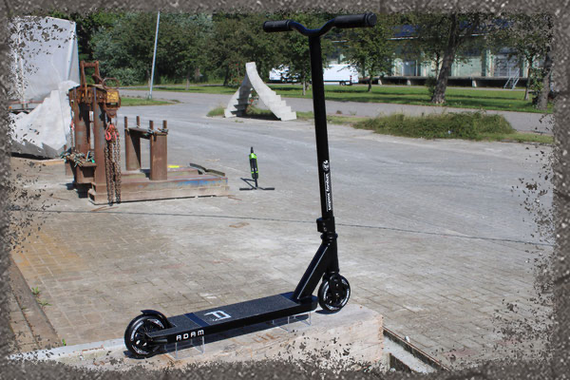 Hulajnoga Wyczynowa Longway Adam Pro Czarny wys. 81 cm