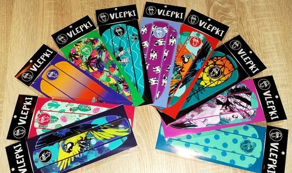 Vlepka Fish Skateboards Skull Yellow