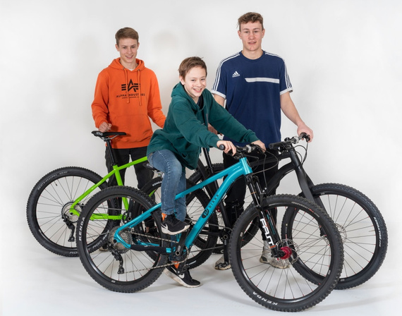 Lekki rower dla dzieci KUbikes 24S DISC Turkusowo-Tęczowy
