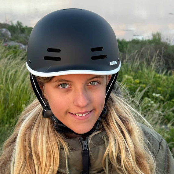 Kask Story Retro Certified Helmet Czarny