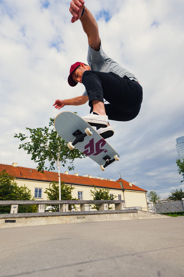 Kompletna Deskorolka Urban Sports Construction Logo 8.0"