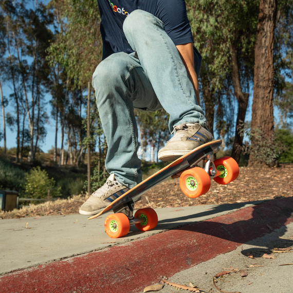 Deskorolka Cruiser Loaded Ballona Rumble Bee Cruiser Complete Willy 27.75″