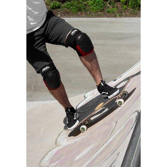 Ochraniacze REKD Ramp Knee Pads M Czarno Czerwony