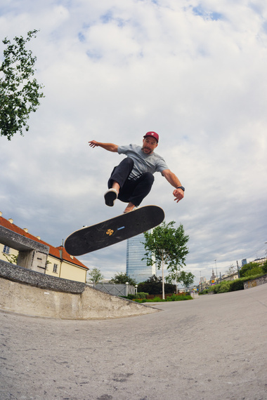 Kompletna Deskorolka Urban Sports Skating TV 7,5"
