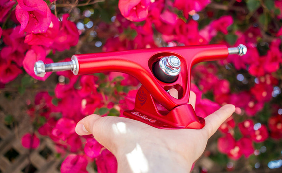 Trucki do longboardu Paris V3 180 mm 50° Longboard Trucks Scarlet Red