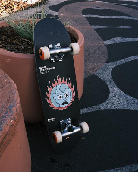 Deskorolka dla dzieci GLOBE Kids Softie Micro - Black/In Flames 7.125”