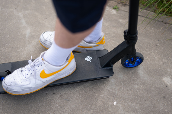 Griptape do hulajnogi wyczynowej papier ścierny Miejskie Sporty Czarny 610 mm