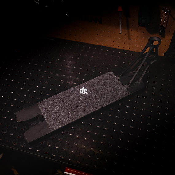Serwis hulajnogi: Wymiana griptape’u