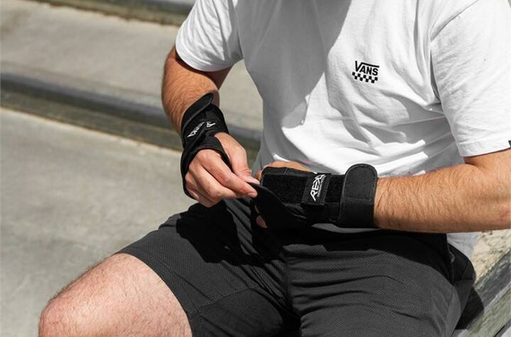 Ochraniacze na nadgarstki REKD Wrist Guards Czarny 