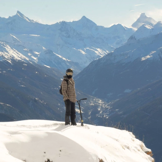 Hulajnoga Wyczynowa na śnieg NKD Pro Snow Stunt Scooter Czarno-Złoty wys. 93 cm