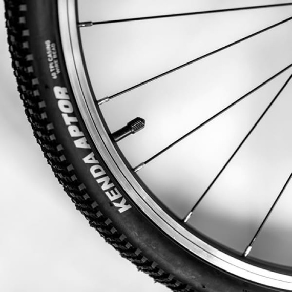 Lekki rower dla dzieci i młodzieży KUbikes 26 Czarno-Czerwony