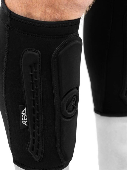 Ochraniacze na piszczele golenie krótkie REKD Energy Covert Shin Guards Short Czarny