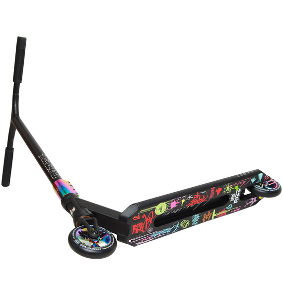 Hulajnoga Wyczynowa NKD RIZZ Stunt Scooter Czarno-Tęczowy 81 cm