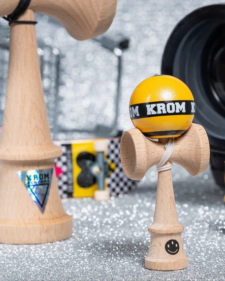 Kendama KROM Mikro Czerwony