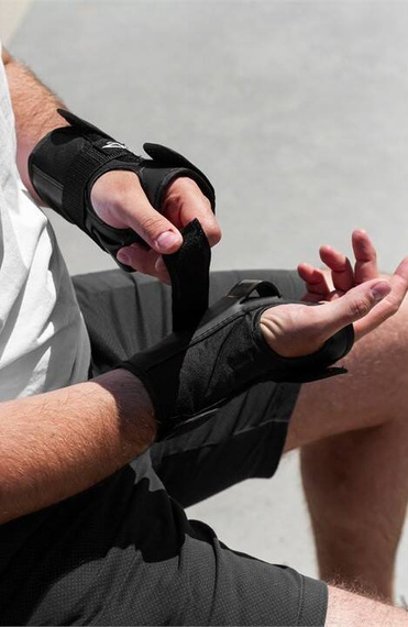 Ochraniacze na nadgarstki REKD Wrist Guards Czarny 