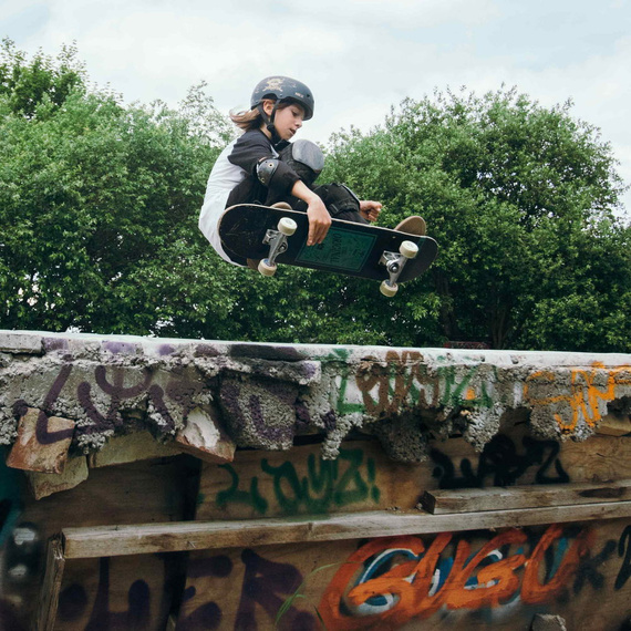 Kask Na Deskorolkę Hulajnogę NKX Brain Saver Saver Tęczowy