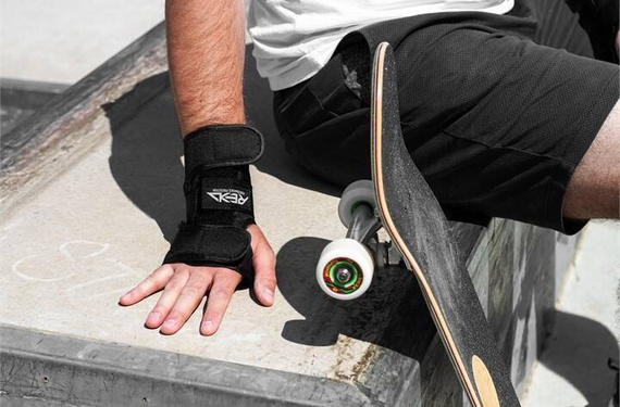 Ochraniacze na nadgarstki REKD Wrist Guards Czarno-Niebieski XL