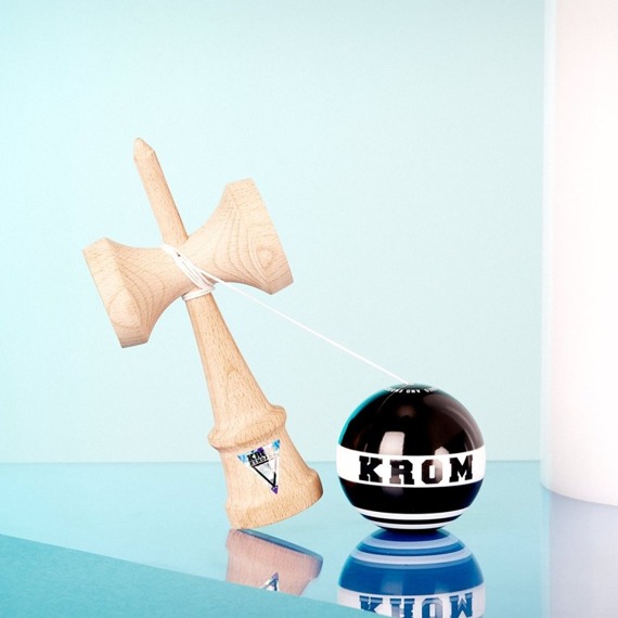 Kendama Krom Strogo Black